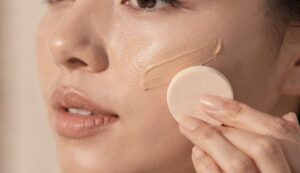 Ten podkład z apteki wygładza zmarszczki i rozświetla cerę